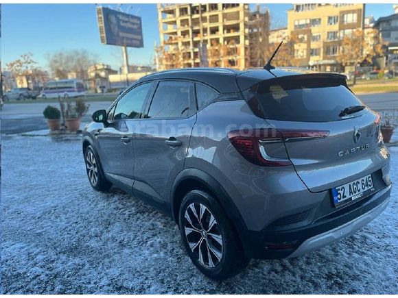 Sahibinden Renault Captur 1.3 TCe Touch Plus 2023 Model 