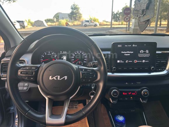 Sahibinden Kia Stonic 1.4 MPI Elegance 2022 Model 
