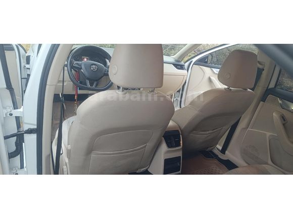 Sahibinden Skoda Octavia 1.6 TDI Elegance CR 2015 Model
