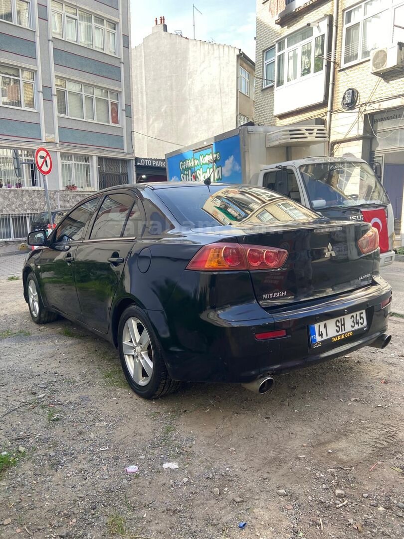 Sahibinden Mitsubishi Lancer 1.5 Invite 2008 Model Kocaeli 330.000 km Siyah 3