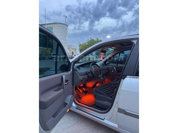 Sahibinden Renault Scenic 1.6 Dynamique 2006 Model