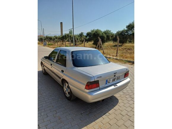 Klimalı, hidrolik direksiyonlu, orjinal Ford Escort