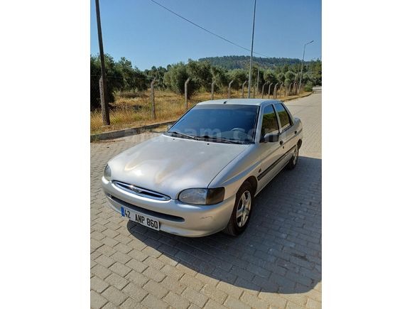 Klimalı, hidrolik direksiyonlu, orjinal Ford Escort