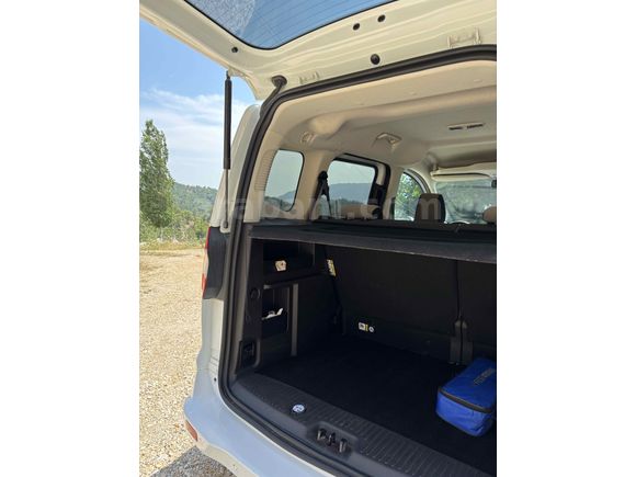 Sahibinden Ford Tourneo Courier 1.6 TDCi Titanium Plus 2017 Model 