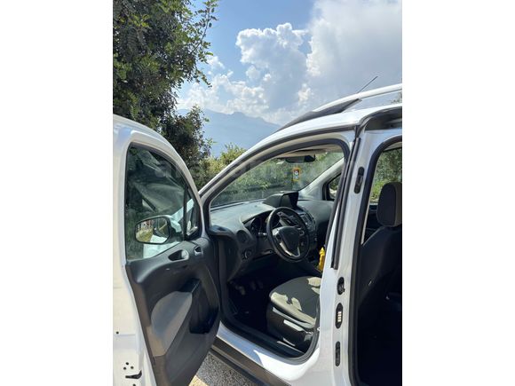 Sahibinden Ford Tourneo Courier 1.6 TDCi Titanium Plus 2017 Model 