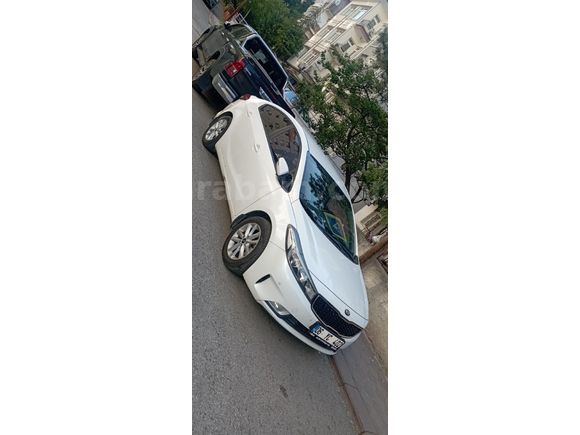 Bakımlı temiz aile aracı.