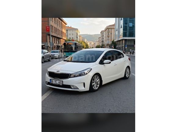 Bakımlı temiz aile aracı.
