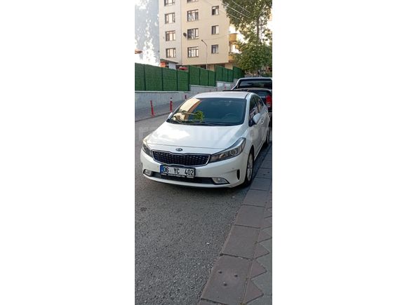 Bakımlı temiz aile aracı.