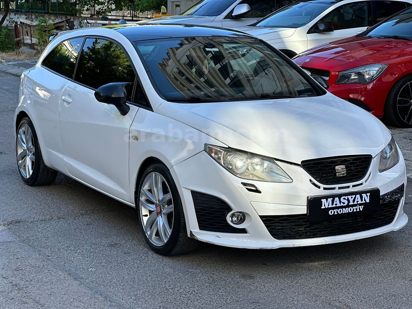 Galeriden Seat Ibiza 1.4 Elegance 2011 Model İstanbul 166.000 km Beyaz 2