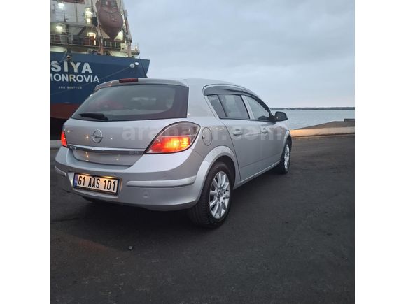 Temiz Aile Aracı – 2011 Opel Astra 1.3 CDTI Dizel  yakıt cimrisi