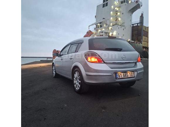 Temiz Aile Aracı – 2011 Opel Astra 1.3 CDTI Dizel  yakıt cimrisi