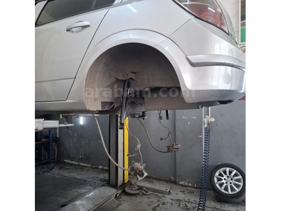 Temiz Aile Aracı – 2011 Opel Astra 1.3 CDTI Dizel  yakıt cimrisi