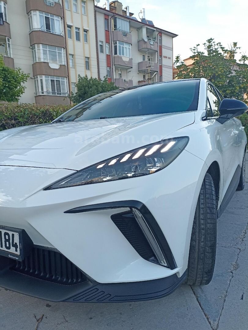 Sahibinden MG MG4 Luxury 2023 Model Isparta 47.000 km Beyaz 5