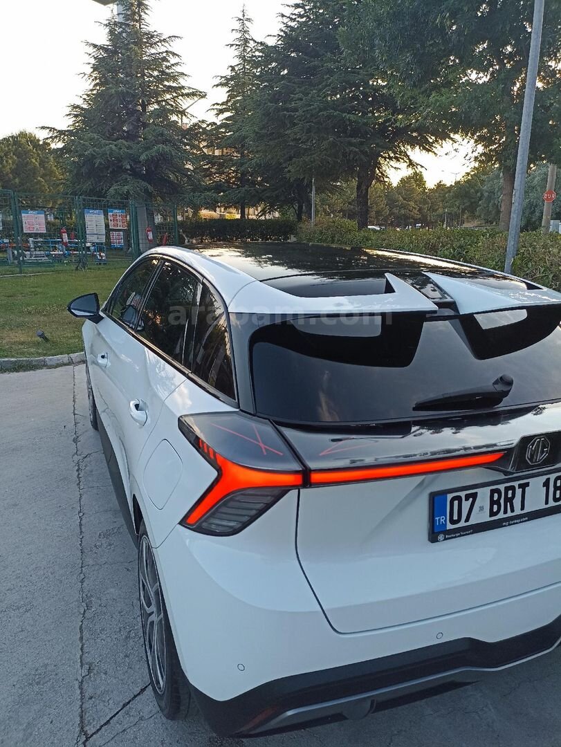 Sahibinden MG MG4 Luxury 2023 Model Isparta 47.000 km Beyaz 7