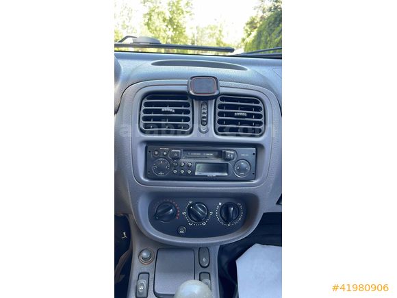 2001 Renault Clio 1.4 16v