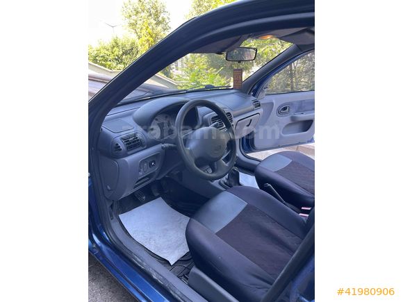 2001 Renault Clio 1.4 16v