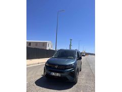 Sahibinden Peugeot Rifter 1.5 BlueHDI Allure 2025 Model 