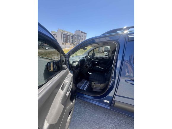 Sahibinden Opel Combo 1.5 CDTI Ultimate 2023 Model  60.000 km Lacivert