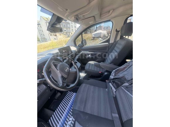 Sahibinden Opel Combo 1.5 CDTI Ultimate 2023 Model  60.000 km Lacivert