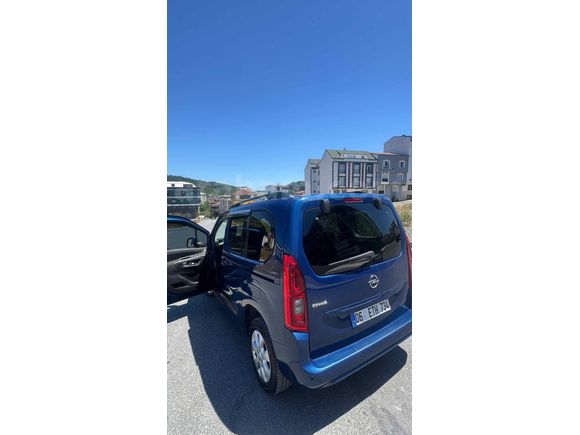Sahibinden Opel Combo 1.5 CDTI Ultimate 2023 Model  60.000 km Lacivert