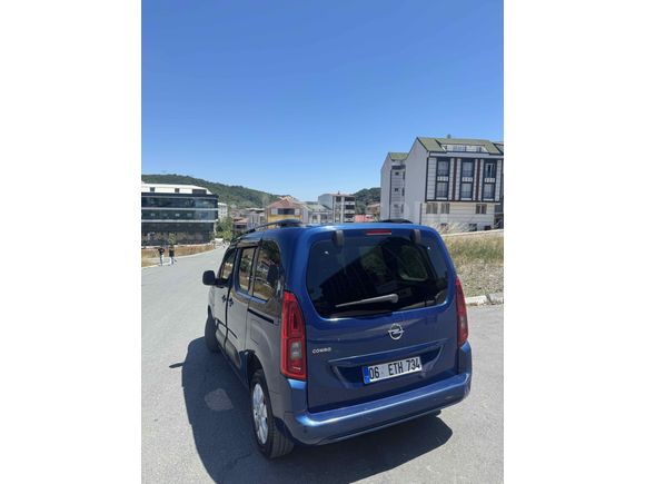 Sahibinden Opel Combo 1.5 CDTI Ultimate 2023 Model  60.000 km Lacivert