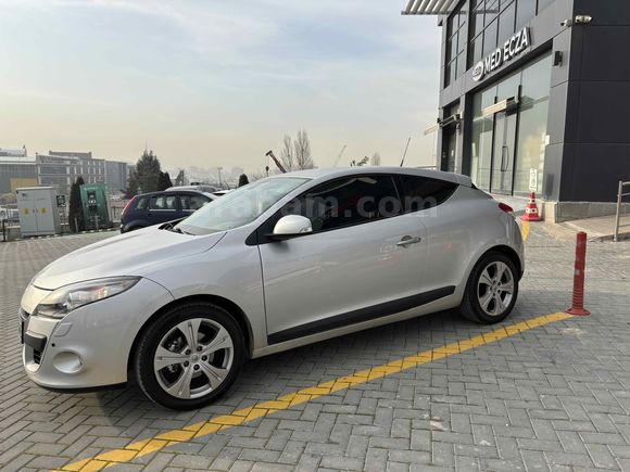 Sahibinden Renault Megane 1.6 Coupe Dynamique 2010 Model 
