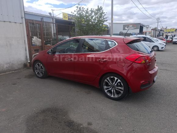 Sahibinden Kia Ceed 1.6 CRDi Premium 2013 Model
