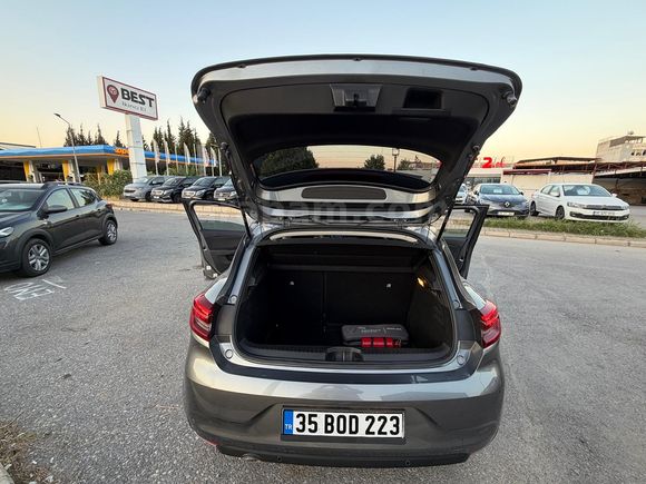 Sahibinden Renault Clio 1.0 TCe Touch 2023 Model 