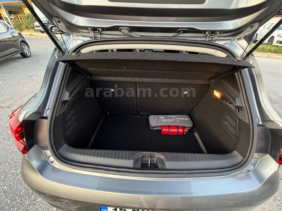 Sahibinden Renault Clio 1.0 TCe Touch 2023 Model 