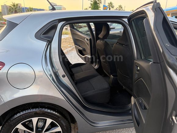 Sahibinden Renault Clio 1.0 TCe Touch 2023 Model 