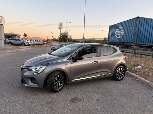 Sahibinden Renault Clio 1.0 TCe Touch 2023 Model 