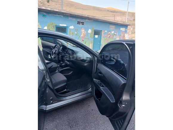Sahibinden Fiat Egea 1.4 Fire Easy 2024 Model