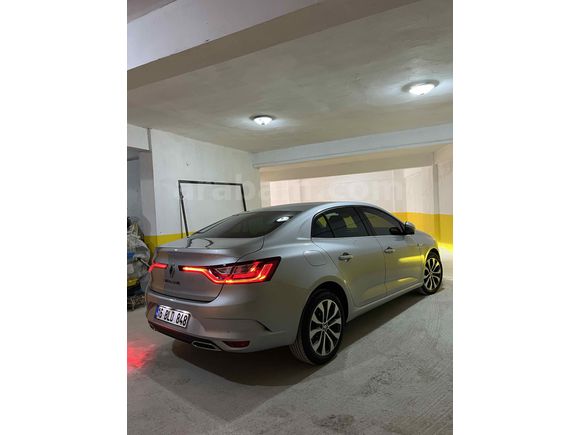 Sahibinden Renault Megane 1.3 TCe Icon 2024 Model 