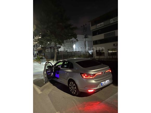 Sahibinden Renault Megane 1.3 TCe Icon 2024 Model 