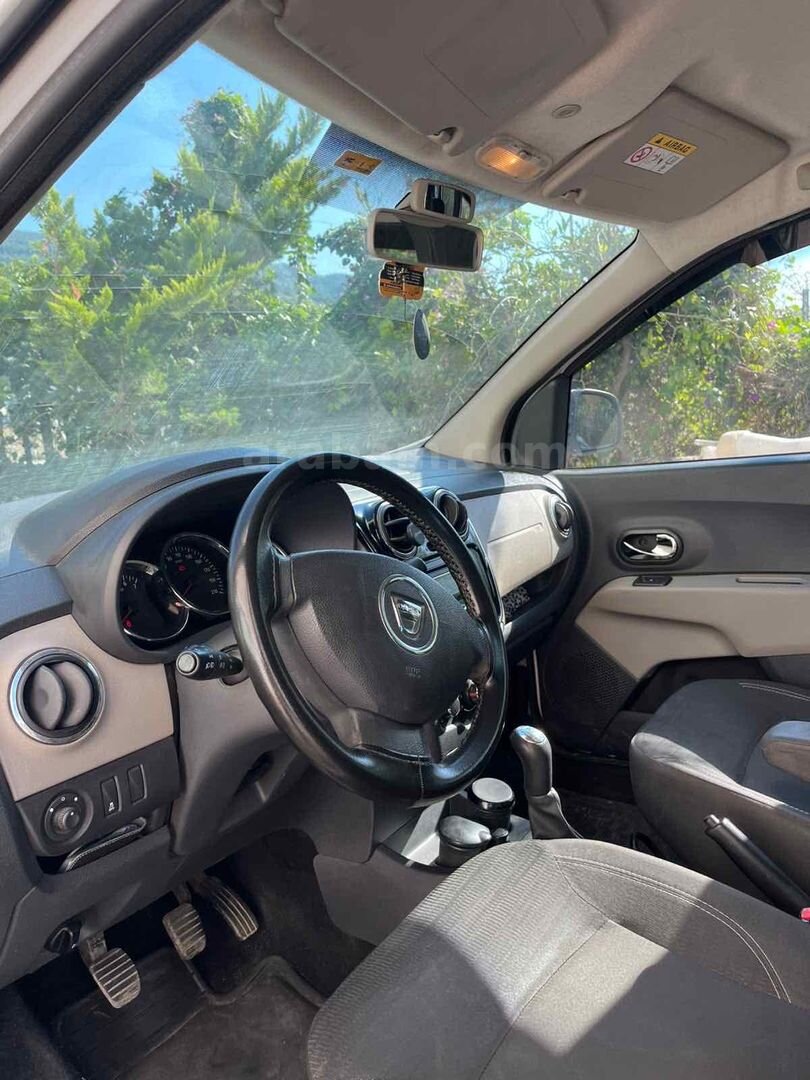 Galeriden Dacia Lodgy 1.5 dCi Laureate 2016 Model İzmir 375.000 km Beyaz 7