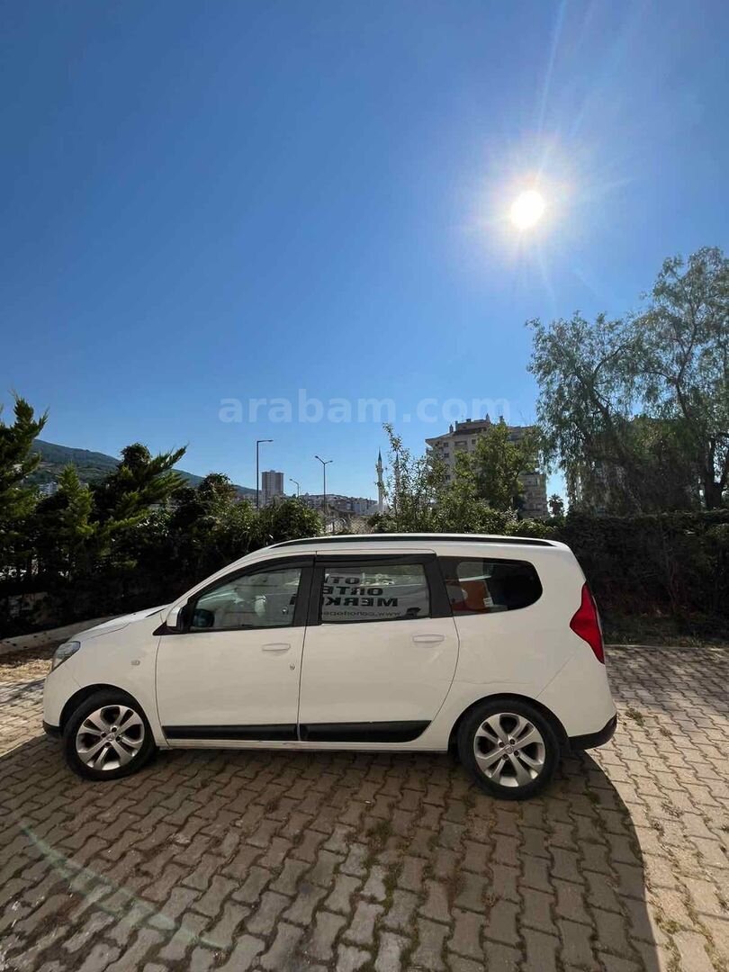 Galeriden Dacia Lodgy 1.5 dCi Laureate 2016 Model İzmir 375.000 km Beyaz 4