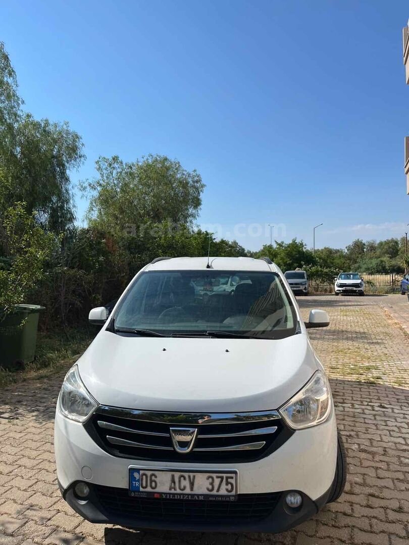 Galeriden Dacia Lodgy 1.5 dCi Laureate 2016 Model İzmir 375.000 km Beyaz 1