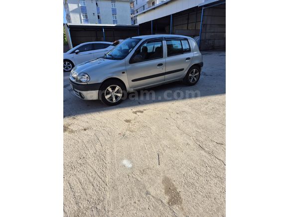 Sahibinden Renault Clio 1.4 2001 Model