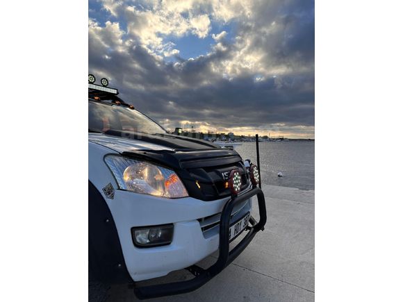 Sahibinden Isuzu D-Max 2.5 4x4 LTD 2013 Model  227.000 km Beyaz