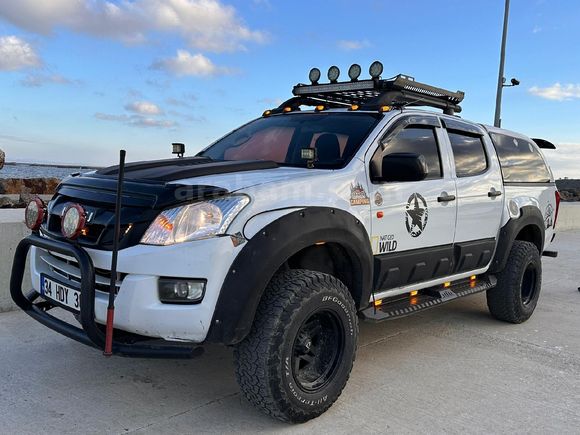 Sahibinden Isuzu D-Max 2.5 4x4 LTD 2013 Model  227.000 km Beyaz