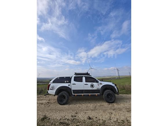Sahibinden Isuzu D-Max 2.5 4x4 LTD 2013 Model  227.000 km Beyaz