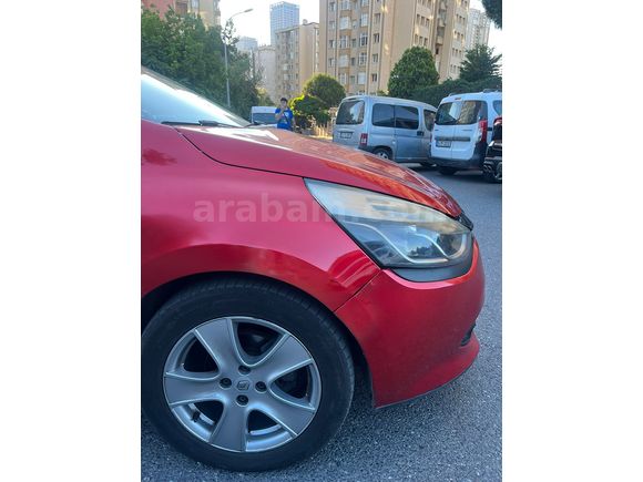 2016 MODEL İCON CLİO 127 BİN KM KIRMIZI