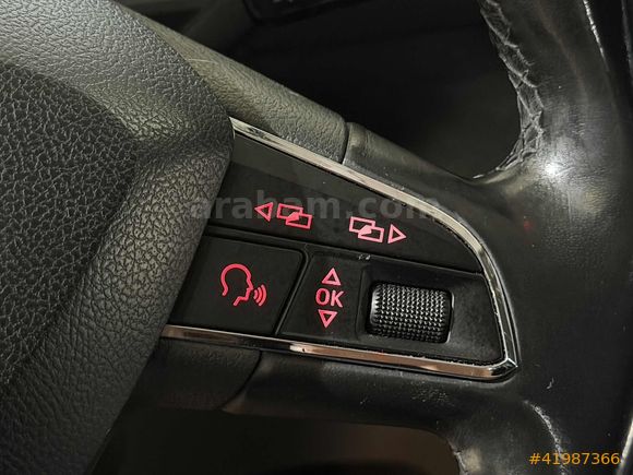 MARKA'DAN 2015 SEAT LEON 1.2 TSİ STYLE BAYRAK KIRMIZI