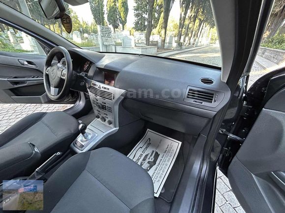 2012 MODEL OPEL ASTRA DİZEL OTOMATİK HARİKA TEMİZLİKTE
