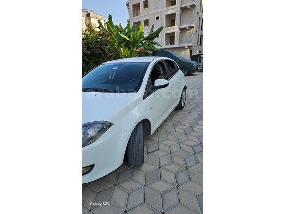 2011 Bravo 1.4 - 16 V. Orjinal 133.000 km 6 ileri. Değişensiz