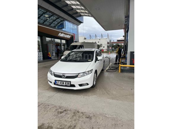 Sahibinden Honda Civic 1.6i VTEC Eco Elegance 2013 Model 