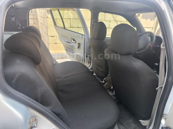 Sahibinden Renault Clio 1.4 Privilege 2002 Model