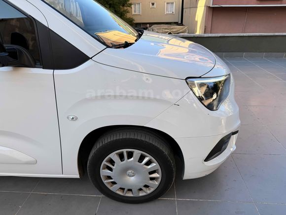 Acil satılık Opel Combo xl yetkili servis bakımlı bu ay bitiyor garantisi