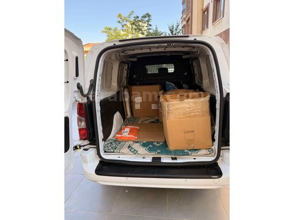 Acil satılık Opel Combo xl yetkili servis bakımlı bu ay bitiyor garantisi