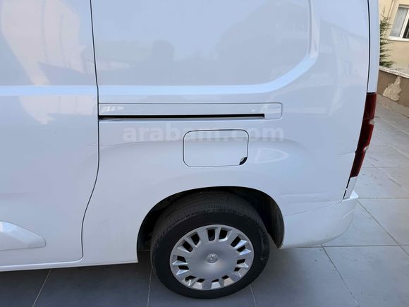 Acil satılık Opel Combo xl yetkili servis bakımlı bu ay bitiyor garantisi